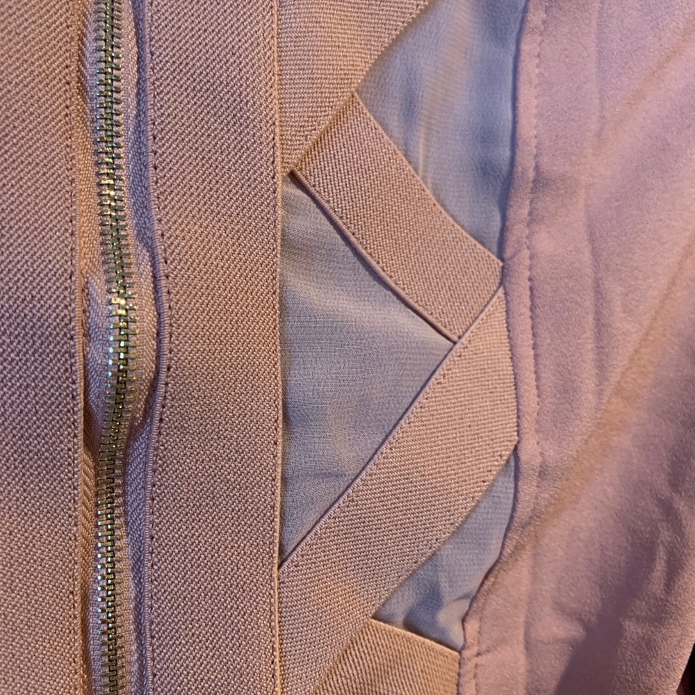Blazer - Picture 4 of 4